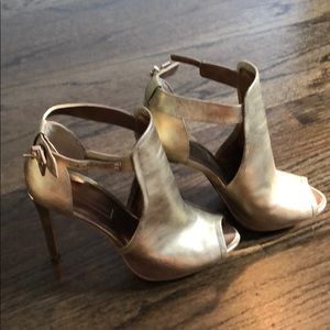 Gold shoes!!